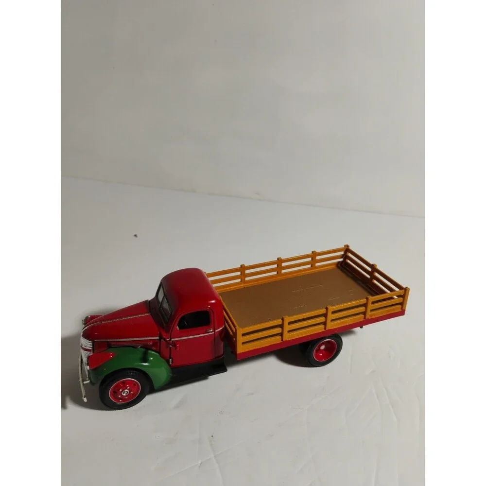 1941 Chevy Flatbed Truck 1/32 Scale Diecast Collectible 8-1/8